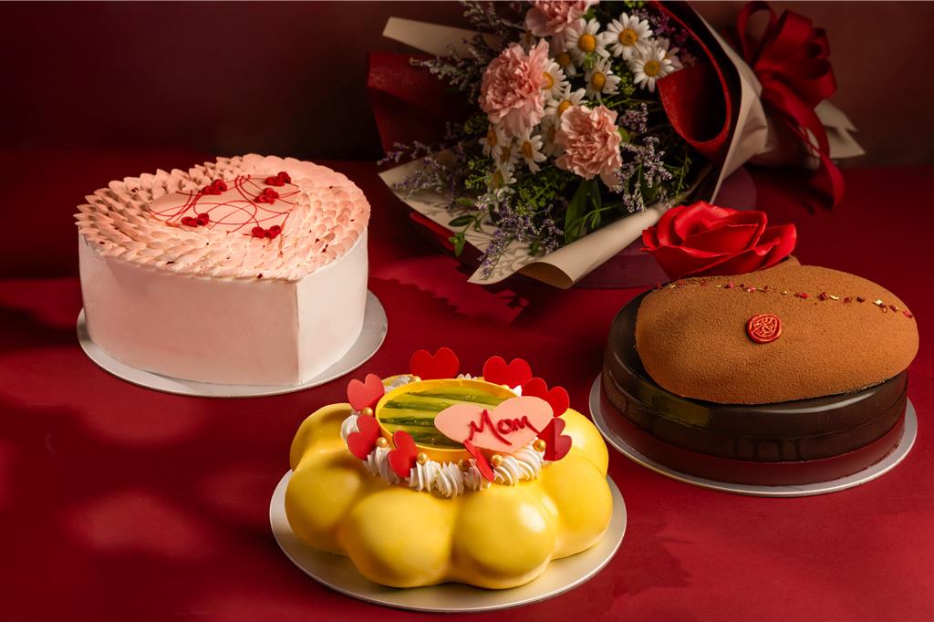 mother's cake in hyatt