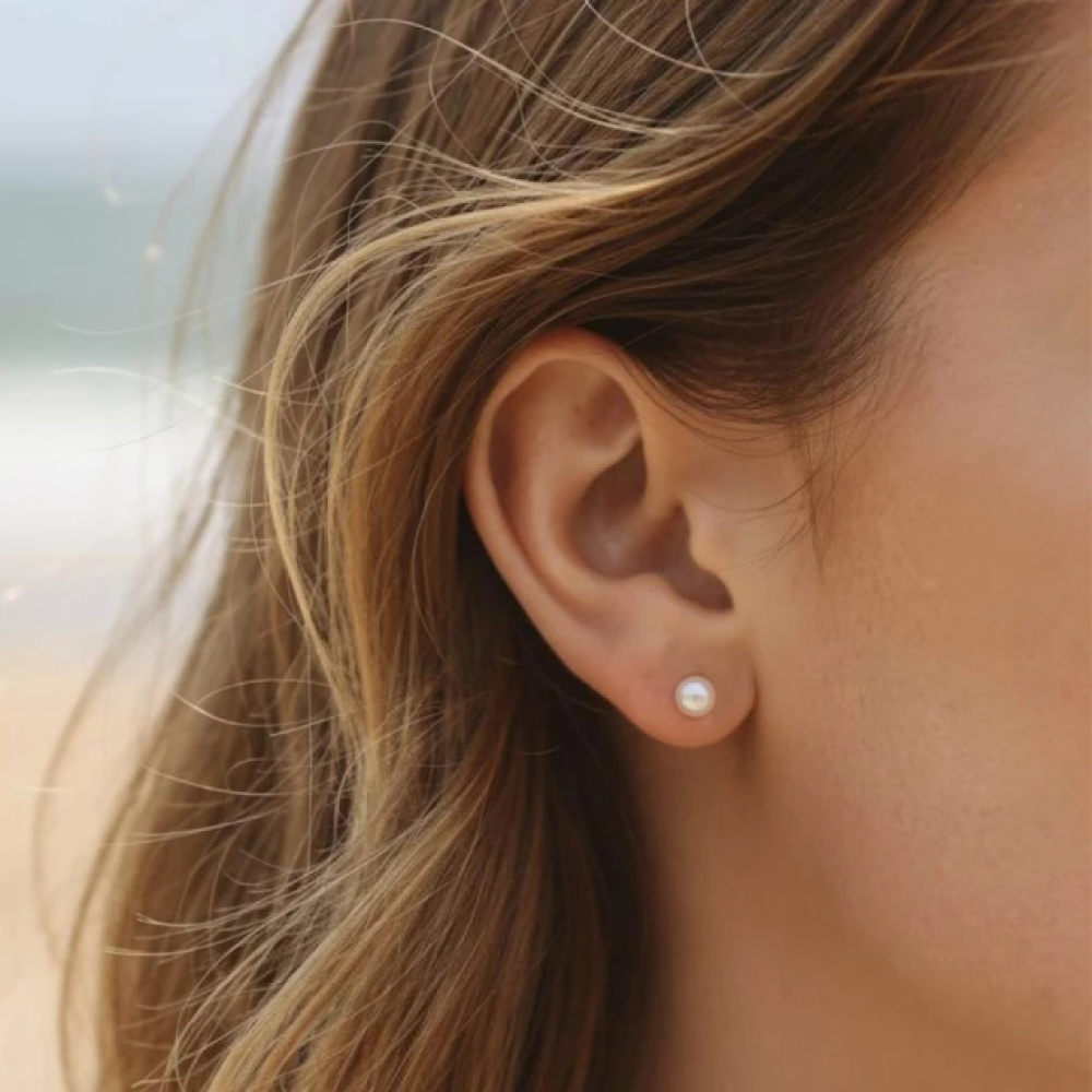 【City Diamond 引雅】網路獨家 10K 天然日本頂級高光 AKOYA 珍珠 4MM 單顆耳環(東京Yuki系列)