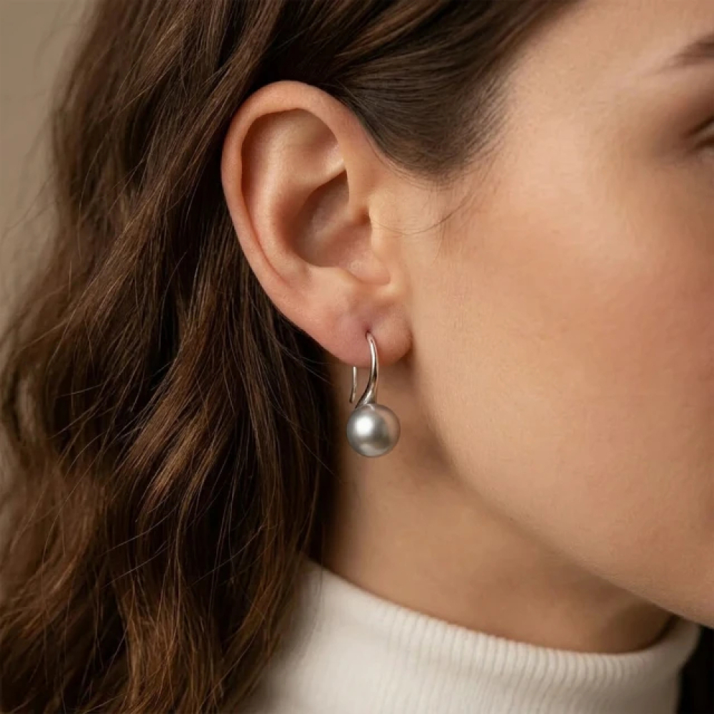 【City Diamond 引雅】日本AKOYA珍珠 8-8.5mm 真多麻色 純銀 勾式耳環 (東京Yuki系列)