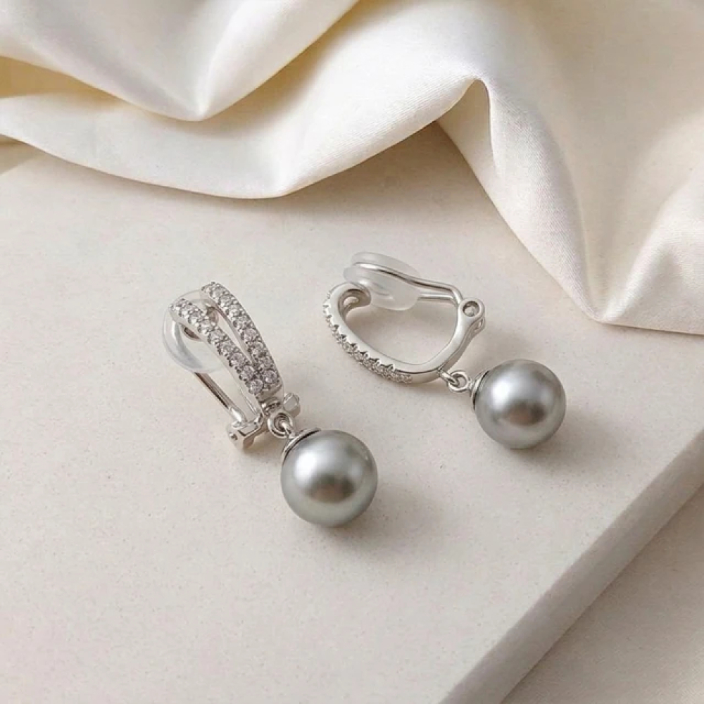 【City Diamond 引雅】網路獨家 日本AKOYA珍珠 7.5-8mm 真多麻色 純銀 水鑽 夾式耳環 (東京Yuki系列)