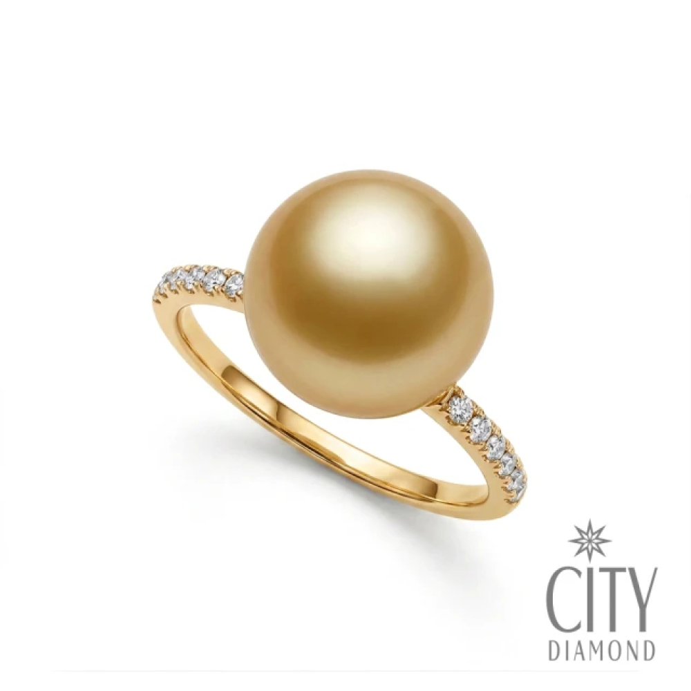 【City Diamond 引雅】網路獨家 日本南洋珍珠 金珠 9-10mm 純銀 水鑽 彈性戒圍 戒指(東京Yuki系列)