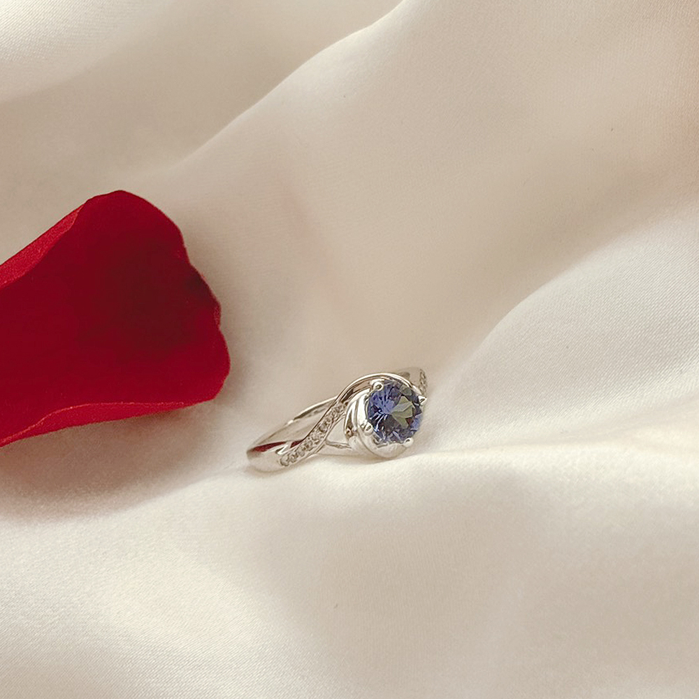 【City Diamond 引雅】『月夏之舞』天然丹泉石 坦桑石 48分白K金鑽石戒指 鑽戒